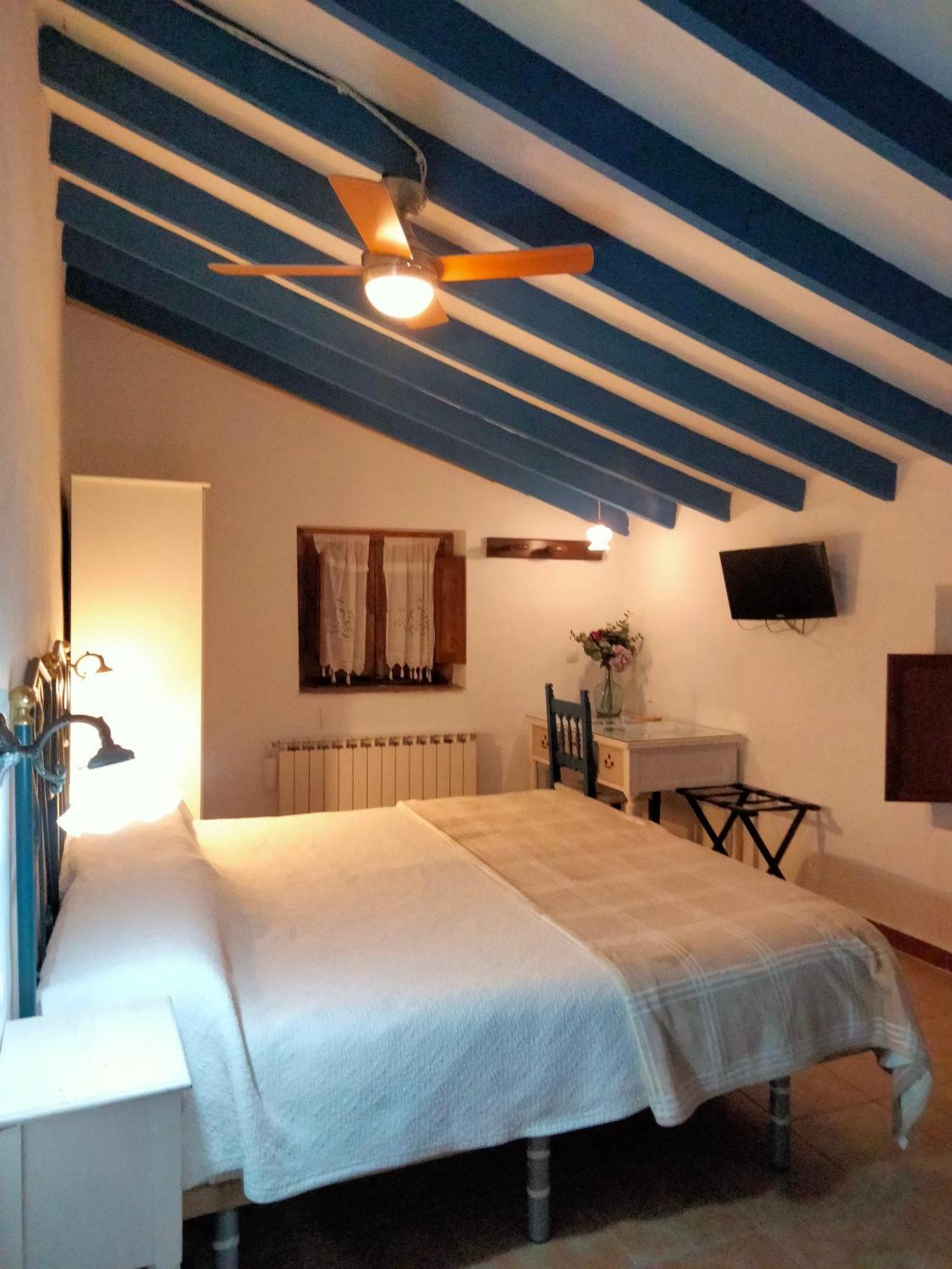 Hostal Los Aromas Вилена Екстериор снимка