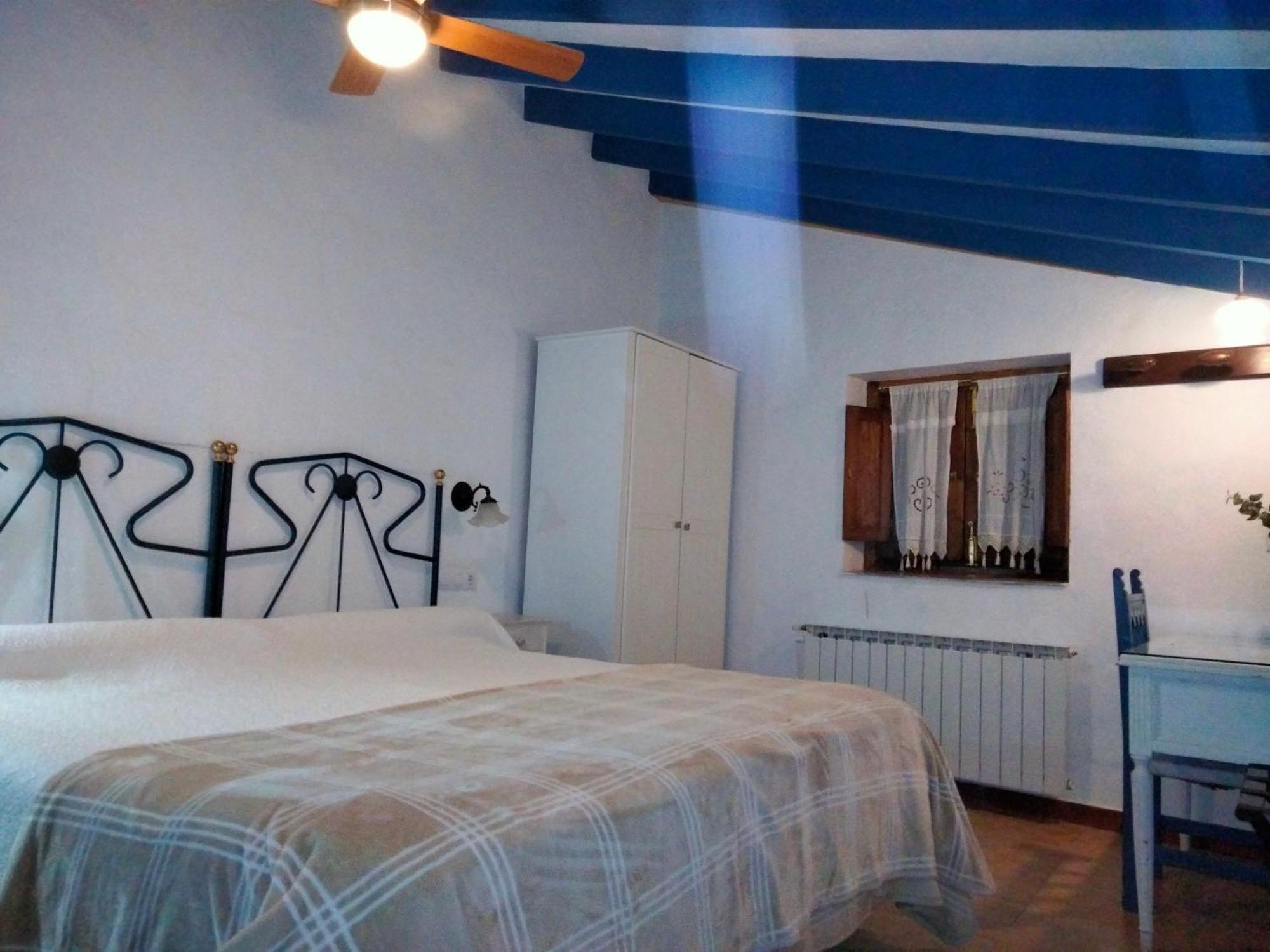 Hostal Los Aromas Вилена Екстериор снимка