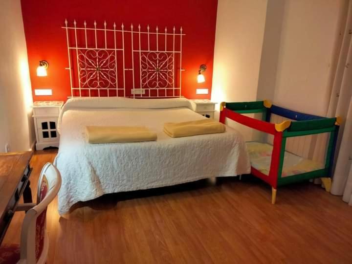 Hostal Los Aromas Вилена Екстериор снимка