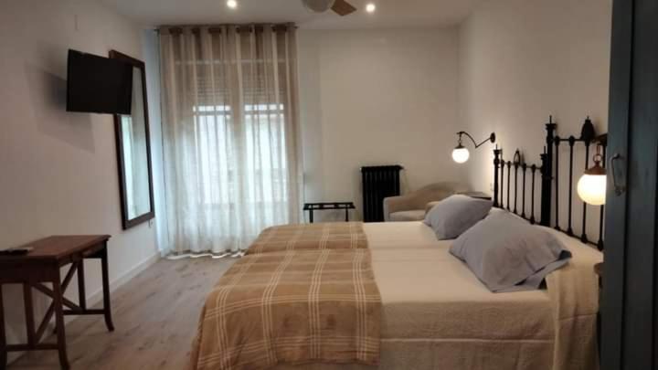 Hostal Los Aromas Вилена Екстериор снимка