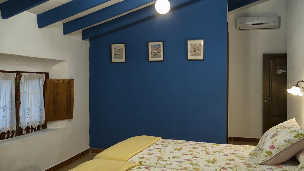 Hostal Los Aromas Вилена Екстериор снимка